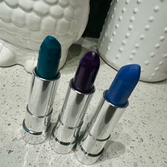 Lot of 3 Essence Vibrant Shock Matt Lipsticks - Picture 8 of 12
